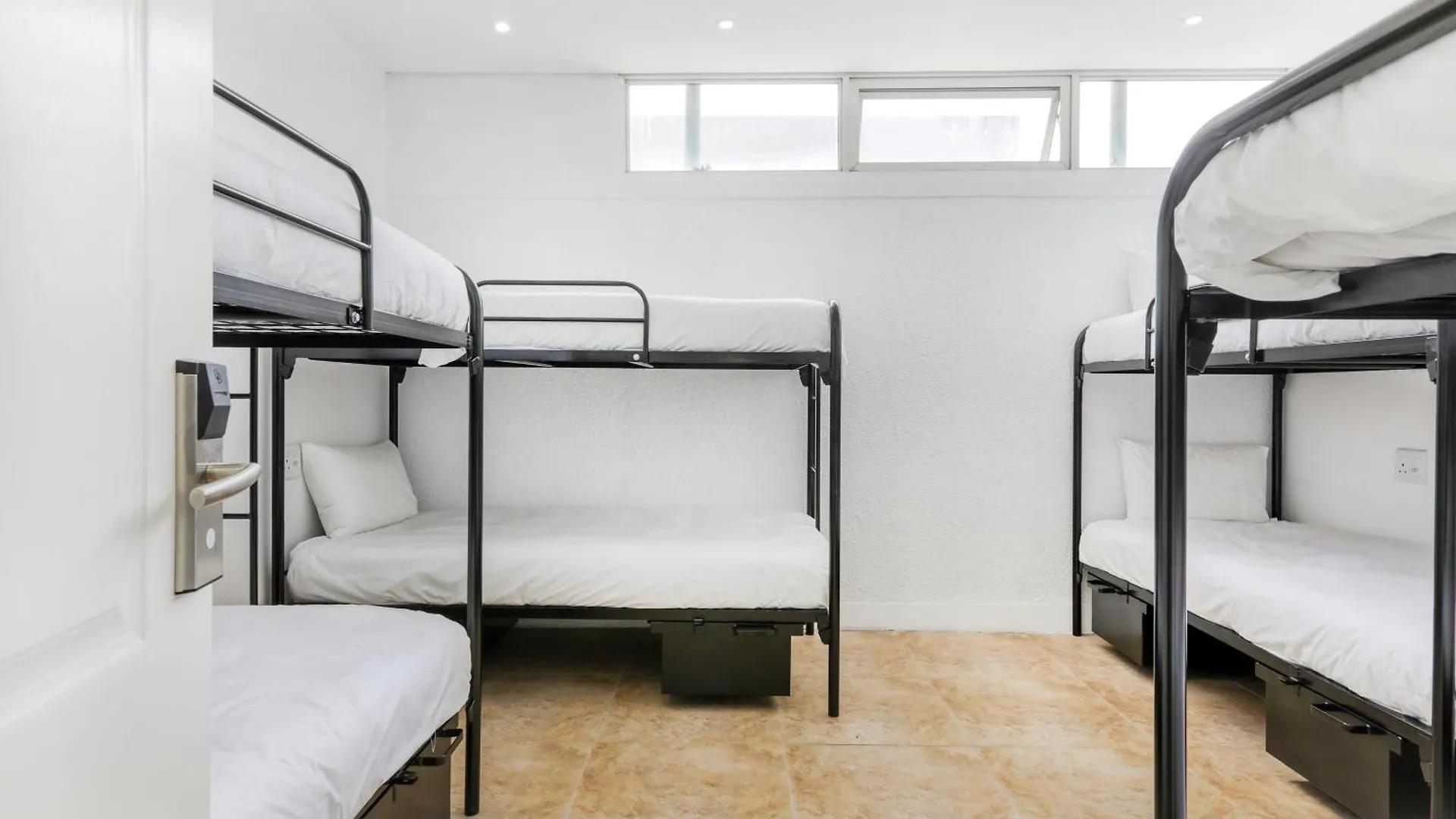 Hotel Inn & Out Express Sea Point Cape Town