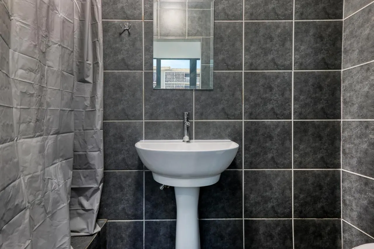 Hotel Inn & Out Express Sea Point Cape Town